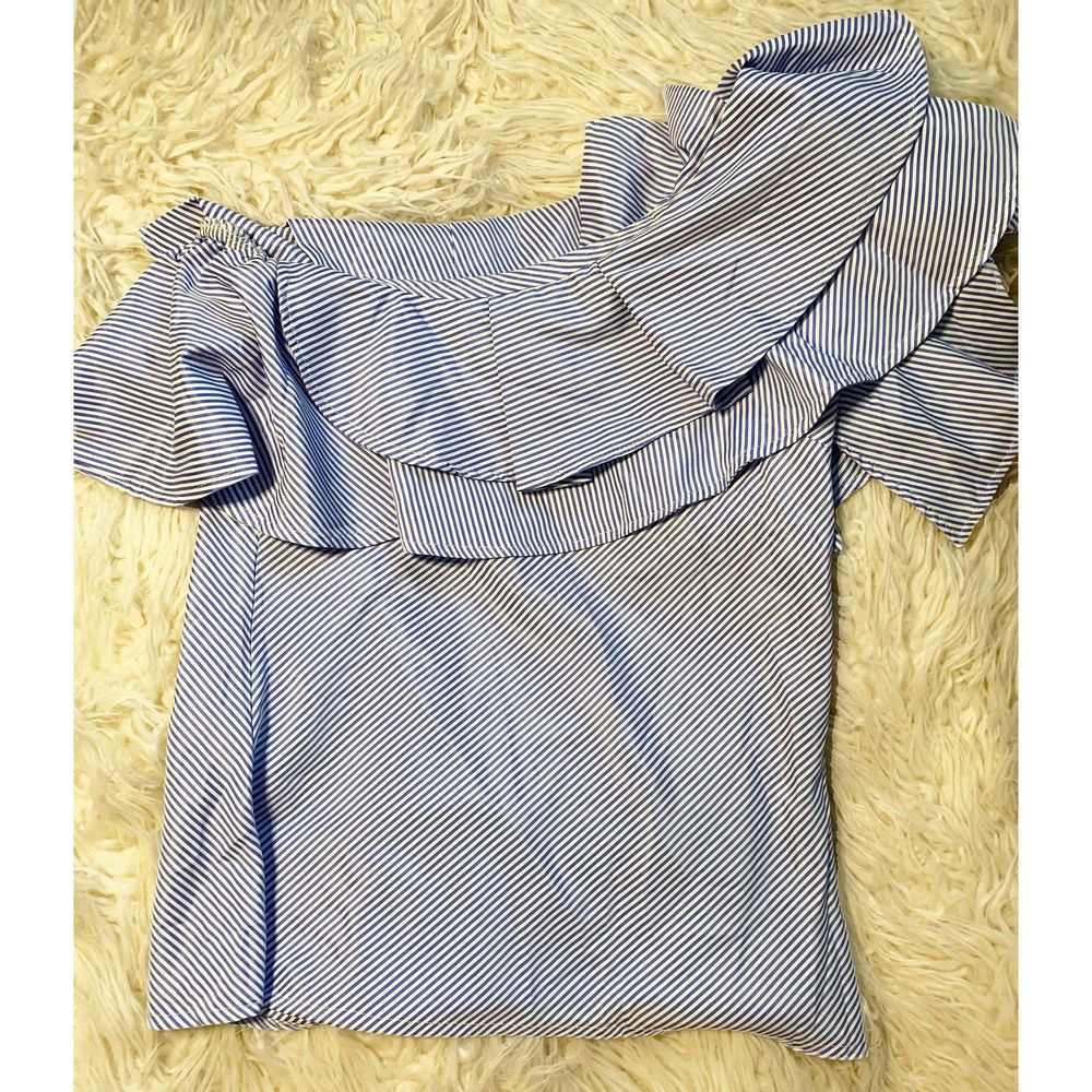 NEW M size  One Shoulder Top